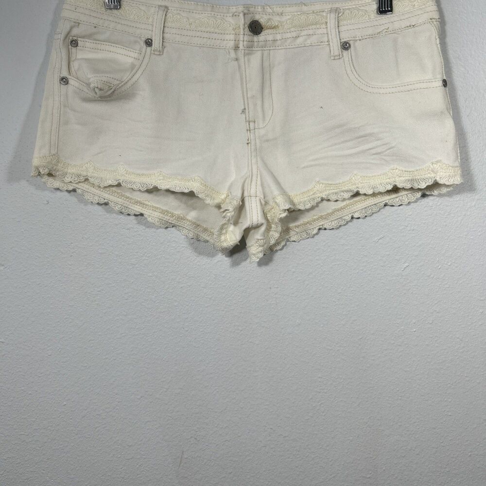 Almost Famous Denim Shorts Womens 13 White Crochet‎ Lace Trim Mini Booty
